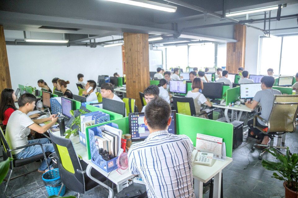 華壹信息 專業(yè)網(wǎng)站建設(shè)與數(shù)據(jù)處理服務(wù)，服務(wù)12000家客戶的可靠選擇